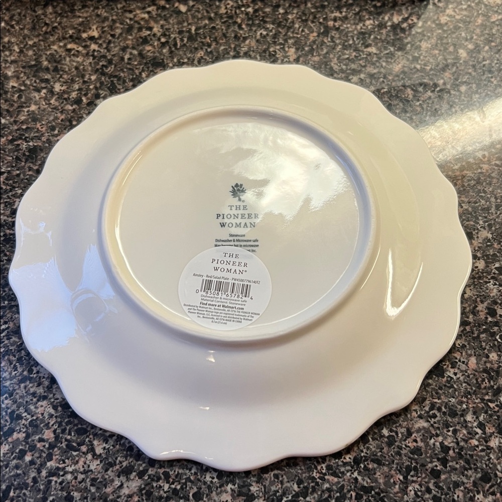 Four NWT The Pioneer Woman Ainsley 8.5-Inch Salad Plate, Red - Picture 7 of 7